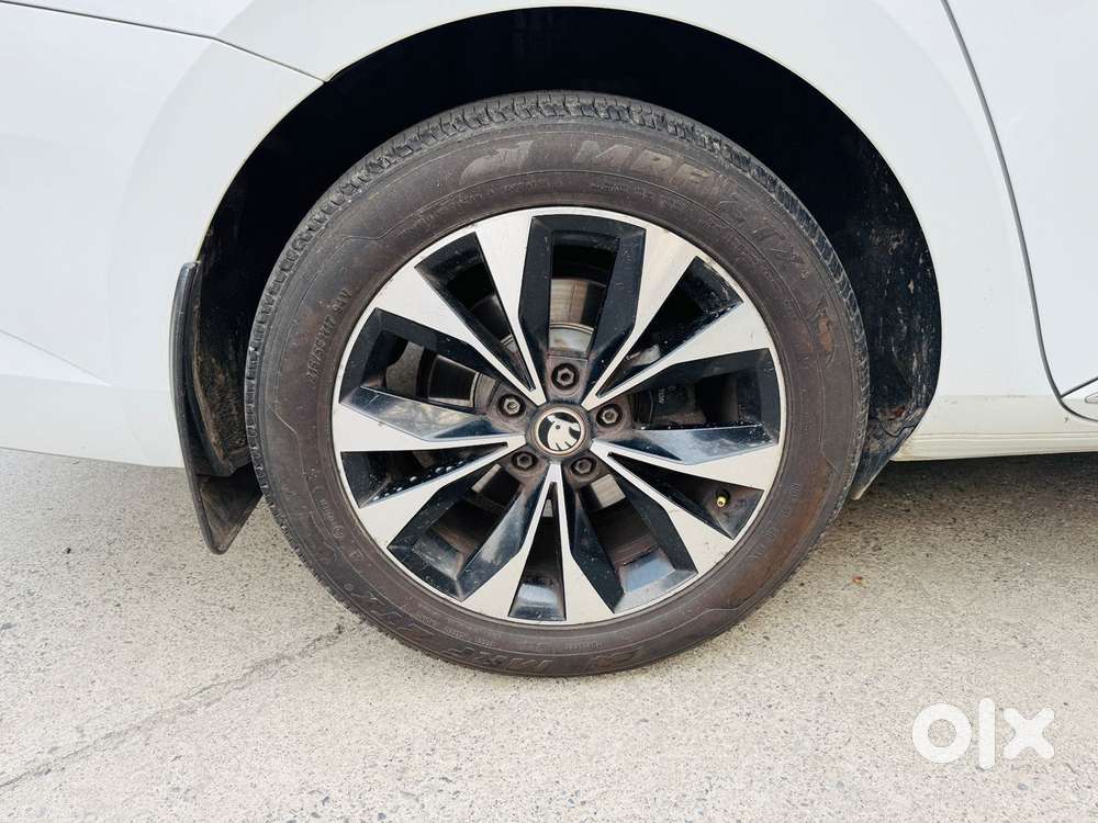 Skoda Superb 2.0 L&k Tsi At, 2022, Petrol