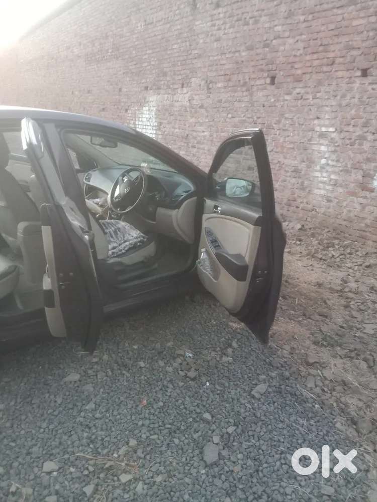 Hyundai Verna 2011 Car