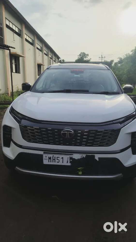 2024 Tata Safari Dual Tone At