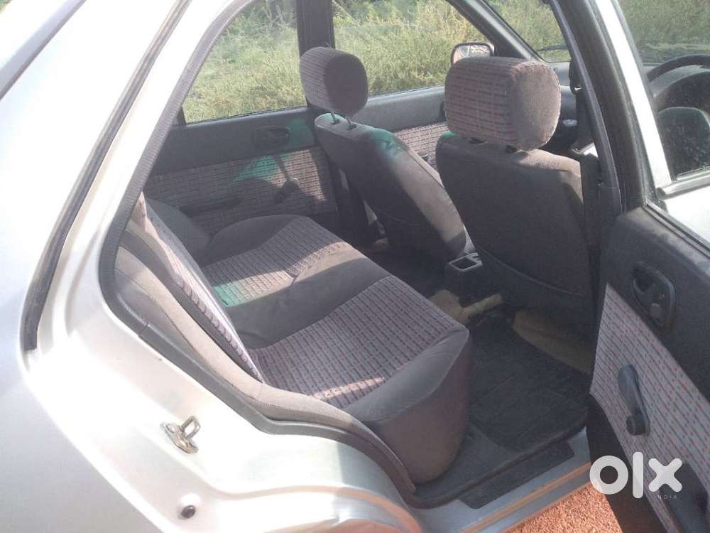 Maruti Suzuki Esteem Lxi, 2006, Petrol