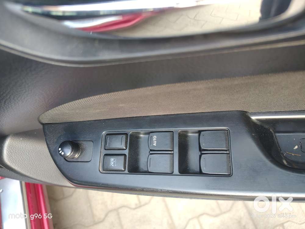 Maruti Suzuki Swift Vxi + Manual, 2014, Petrol