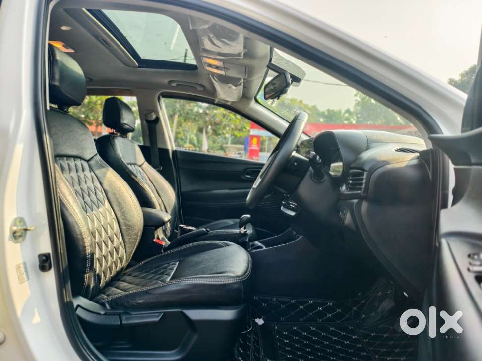 Hyundai I20 Asta (o) 1.2 Mt, 2023, Petrol