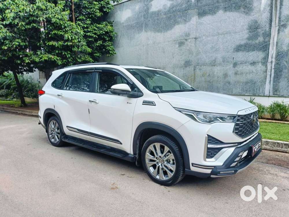 Toyota Innova Hycross 2.0 Zx (o) Hybrid 7 Str, 2026, Petrol