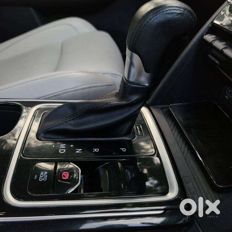 Mahindra Xuv700 2.2 Ax 7 Diesel At Str, 2022, Diesel