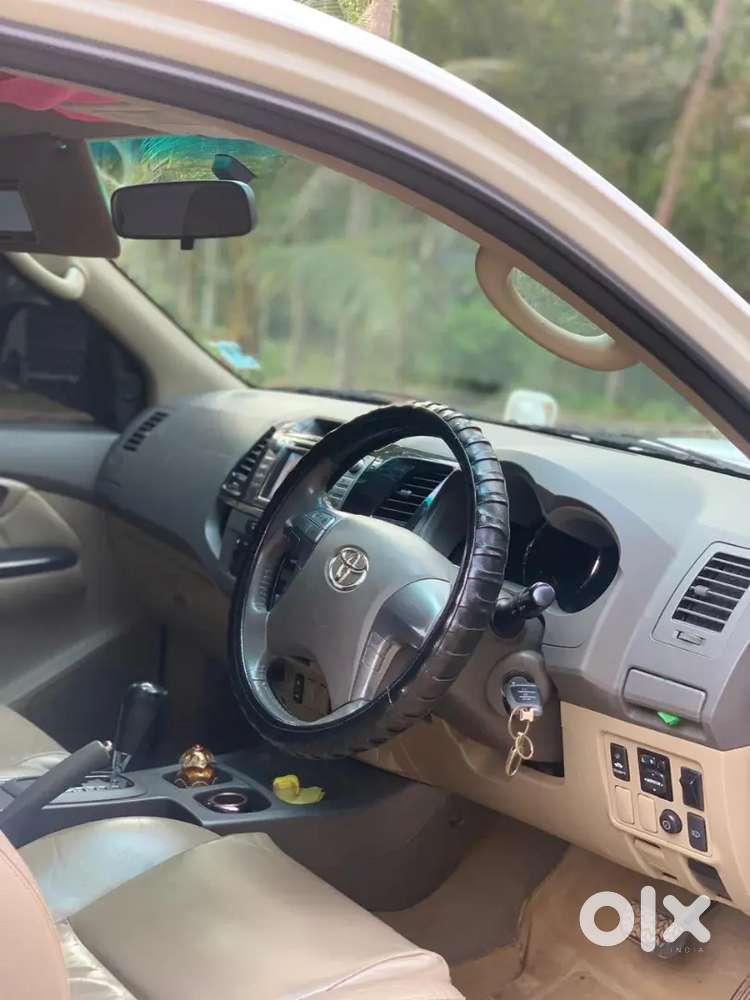 Toyota Fortuner 2013 Automatic (kl Reg.)