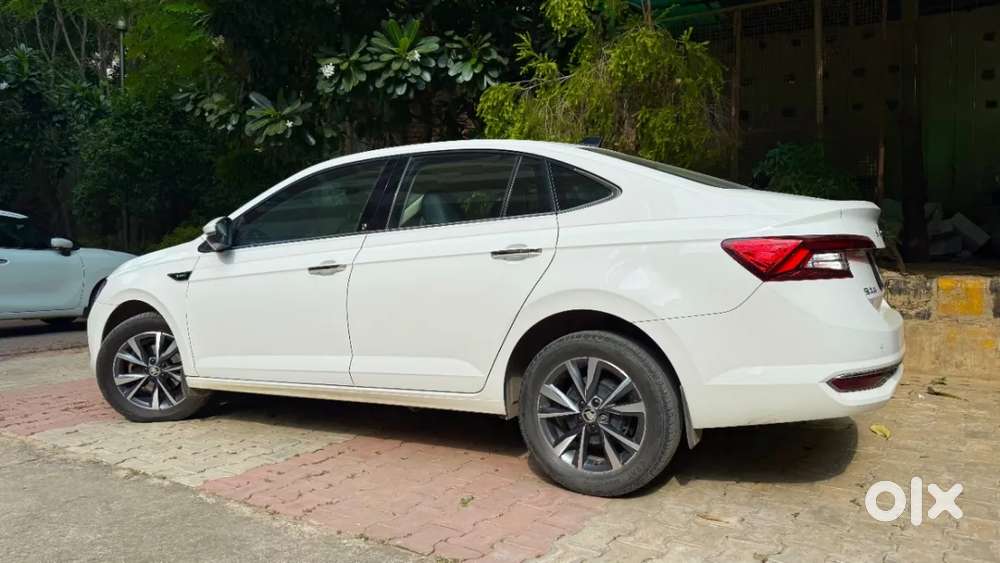 Skoda Slavia Ambition 1.0l Tsi At, 2022, Petrol
