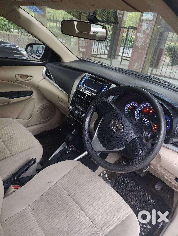 Toyota Yaris J Cvt, 2018, Petrol