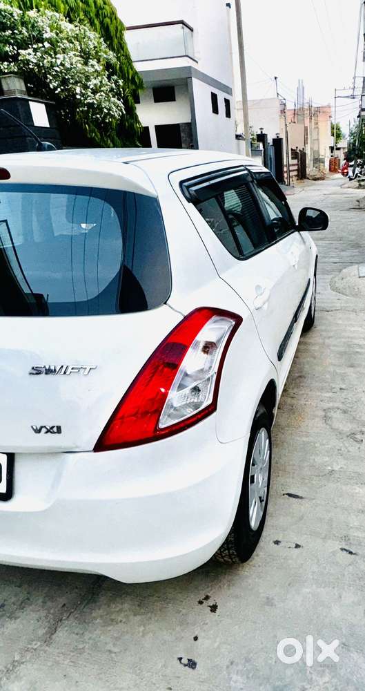 Maruti Suzuki Swift Vxi Glory Limited Edition, 2016, Petrol