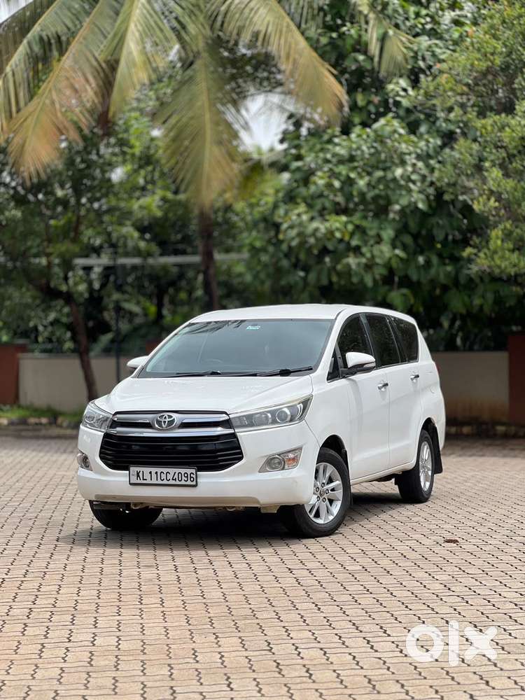 Toyota Innova Crysta 2.4 V, 2016, Diesel