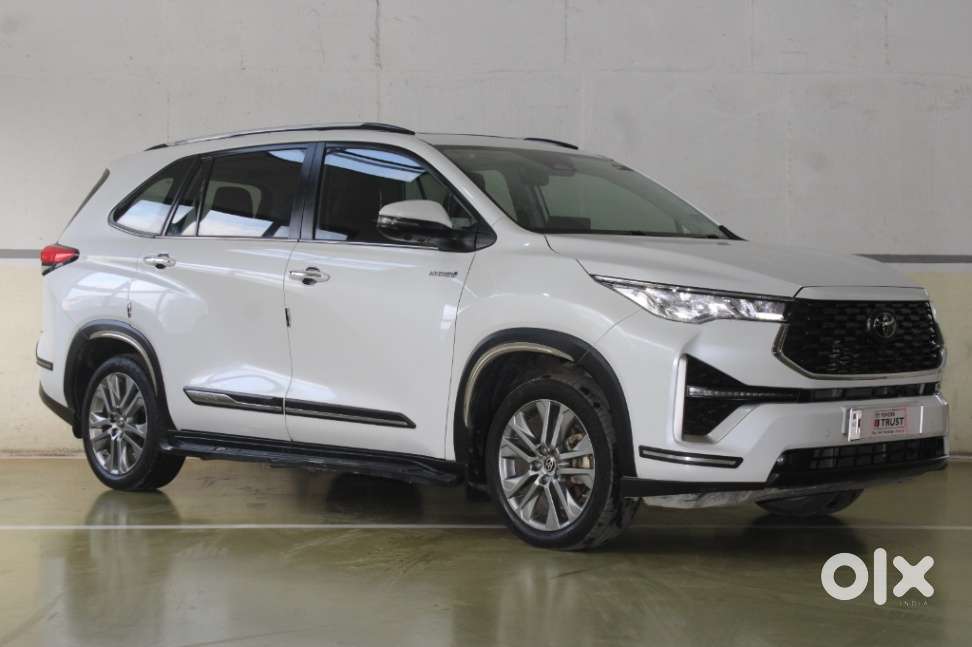 Toyota Innova Hycross 2.0 Zx Hybrid 7 Str, 2024, Petrol