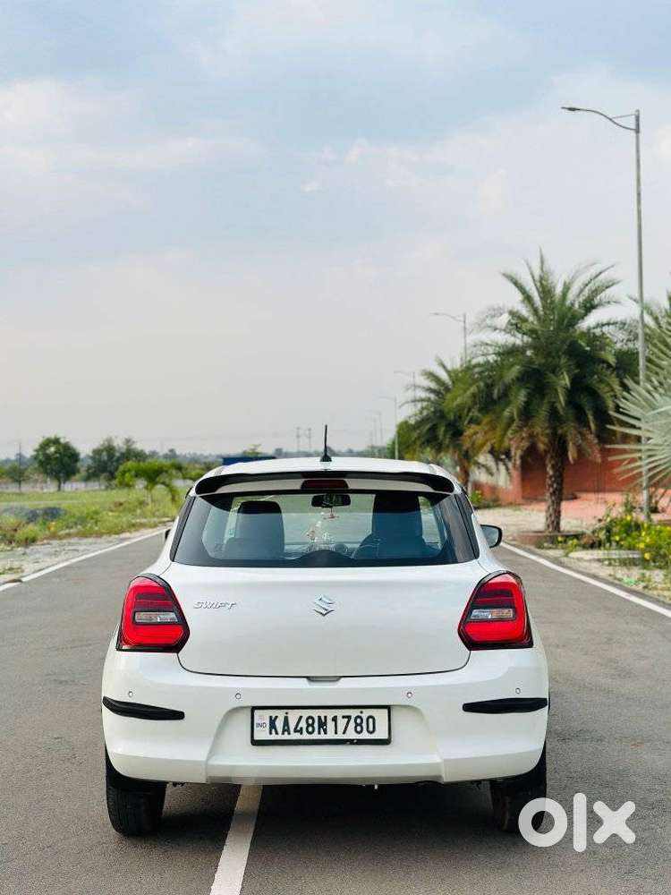 Maruti Suzuki Swift Vxi + Manual, 2021, Petrol