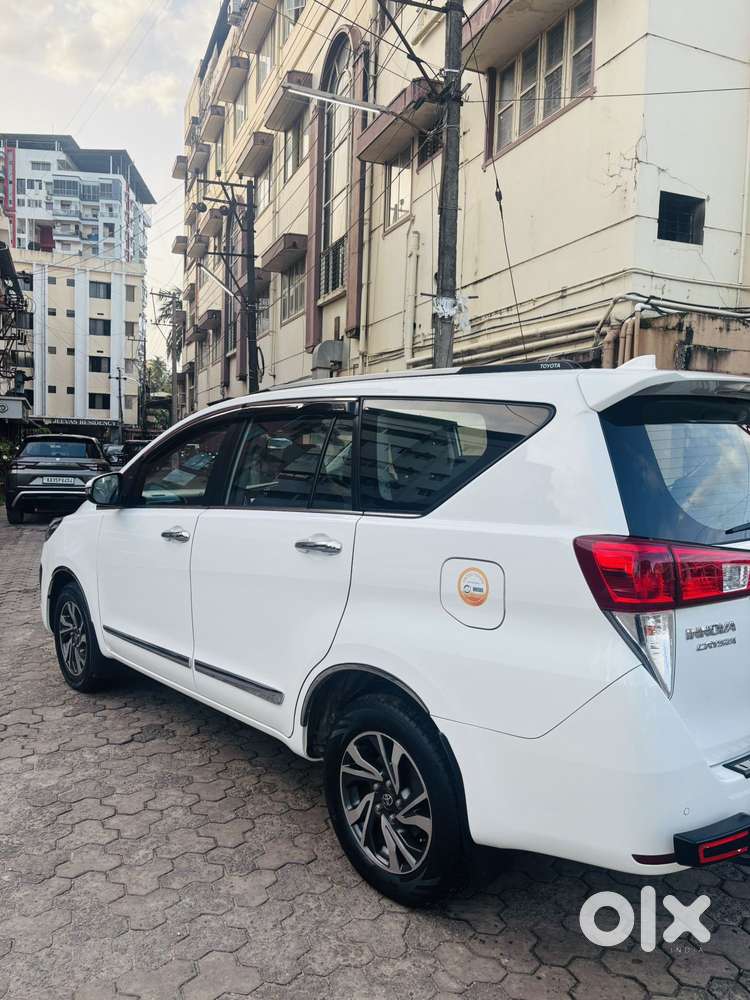 Toyota Innova Crysta 2.4 V 8 Str, 2022, Diesel