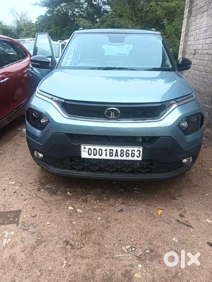 Tata Punch Creative Dual Tone Mt Sunroof, 2025, Petrol