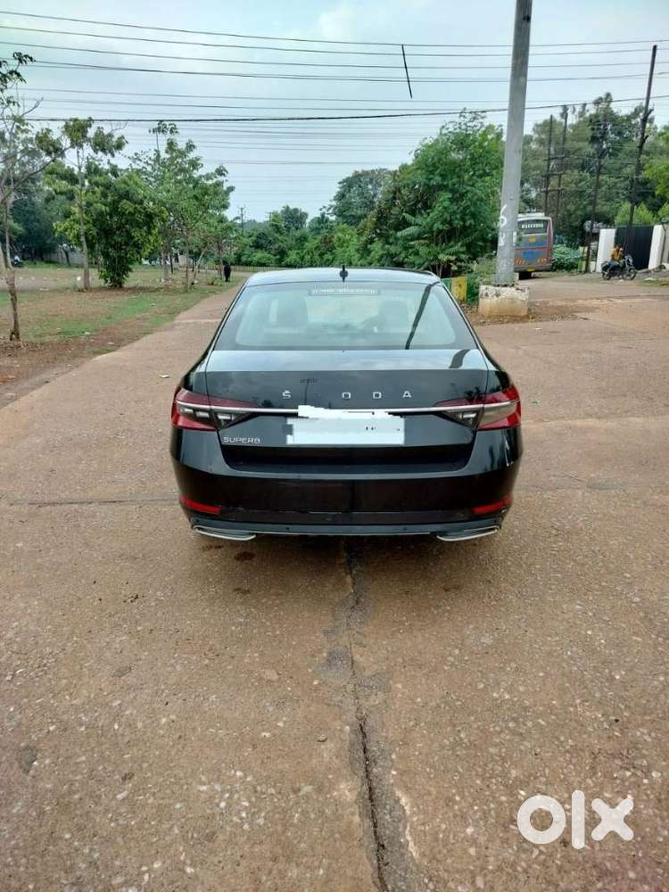 Skoda Superb 2.0 Tsi At L&k, 2021, Petrol