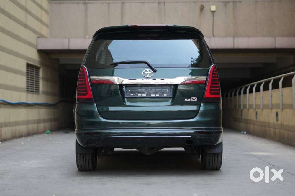 Toyota Innova 2.5 Vx 8 Seater Bs Iv, 2011, Diesel
