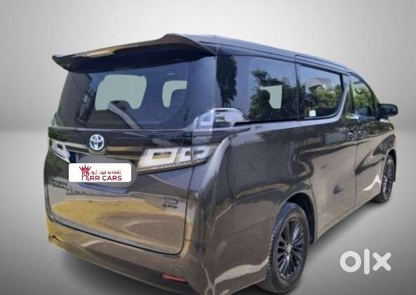 Toyota Vellfire 2.5 Executive Lounge, 2021, Petrol