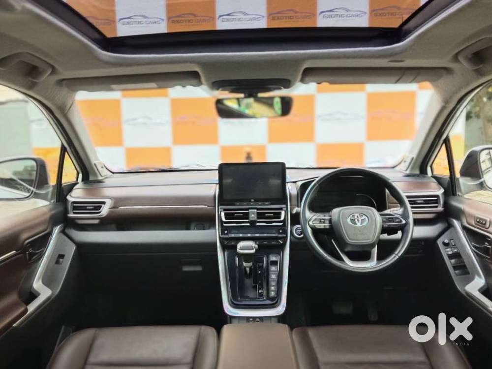Toyota Innova Hycross 2.0 Zx (o) Hybrid 7 Str, 2023, Petrol