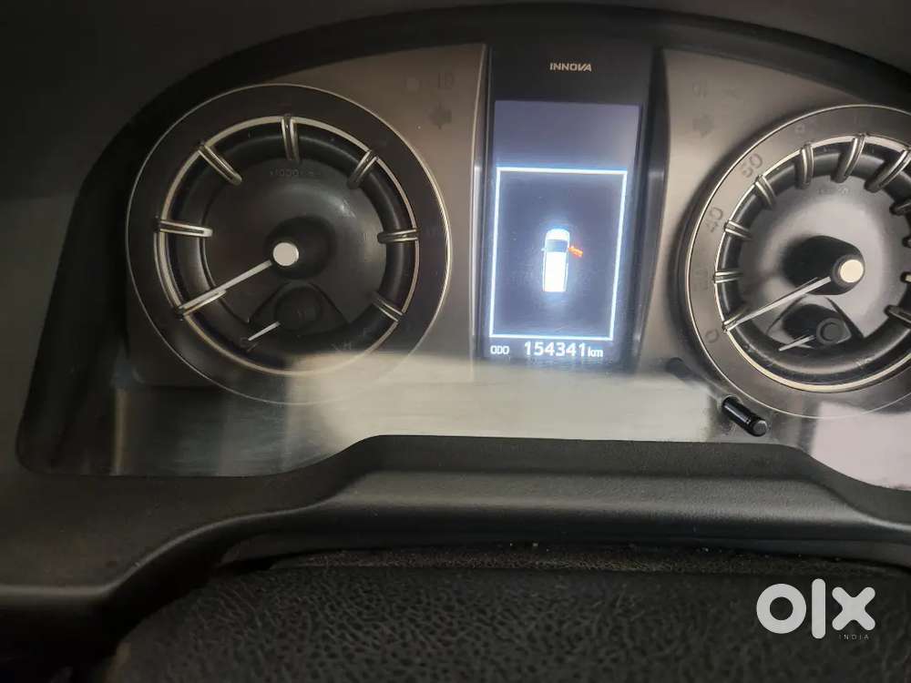 Toyota Innova Crysta 2.4 V 2018