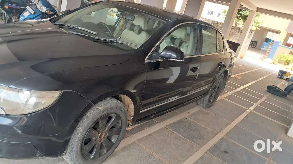 Skoda Superb High End Automatic & Sunroof In Excellent Condition