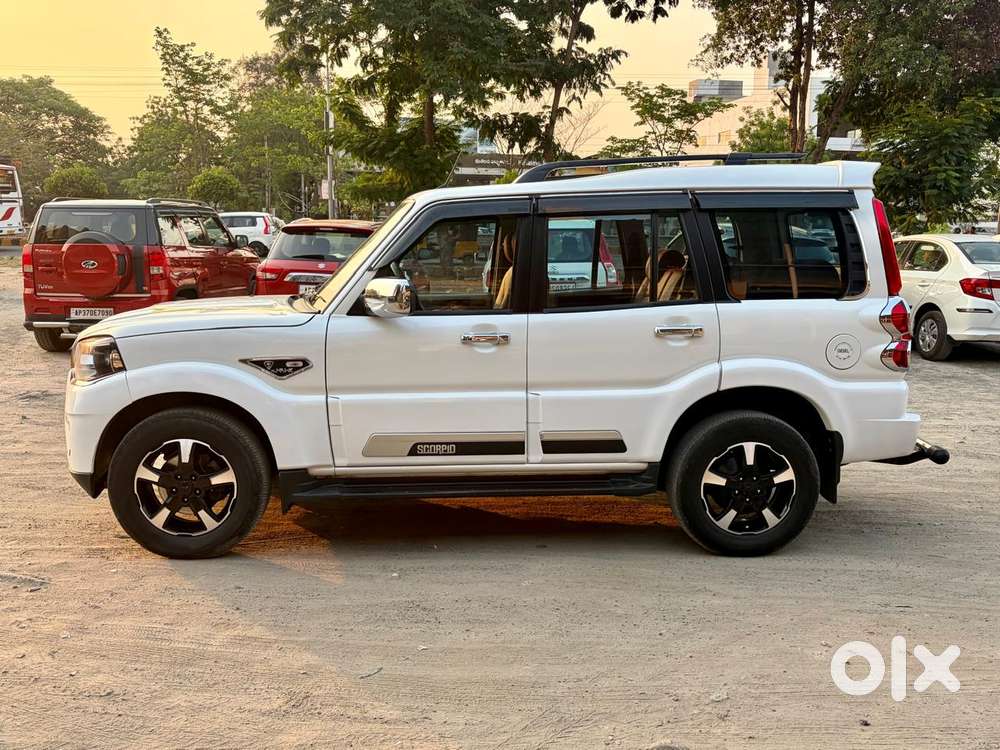 Mahindra Scorpio Classic 2.2 S 11 Mt 7 Str, 2023, Diesel
