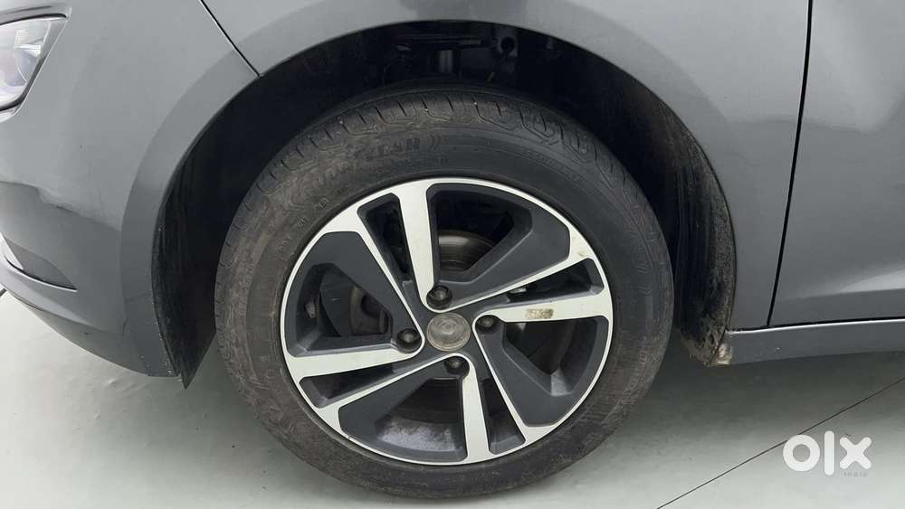 Tata Altroz Xz, 2022, Petrol