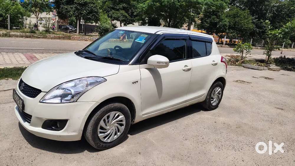 Maruti Suzuki Swift 2013 (dealers Excuse Please)