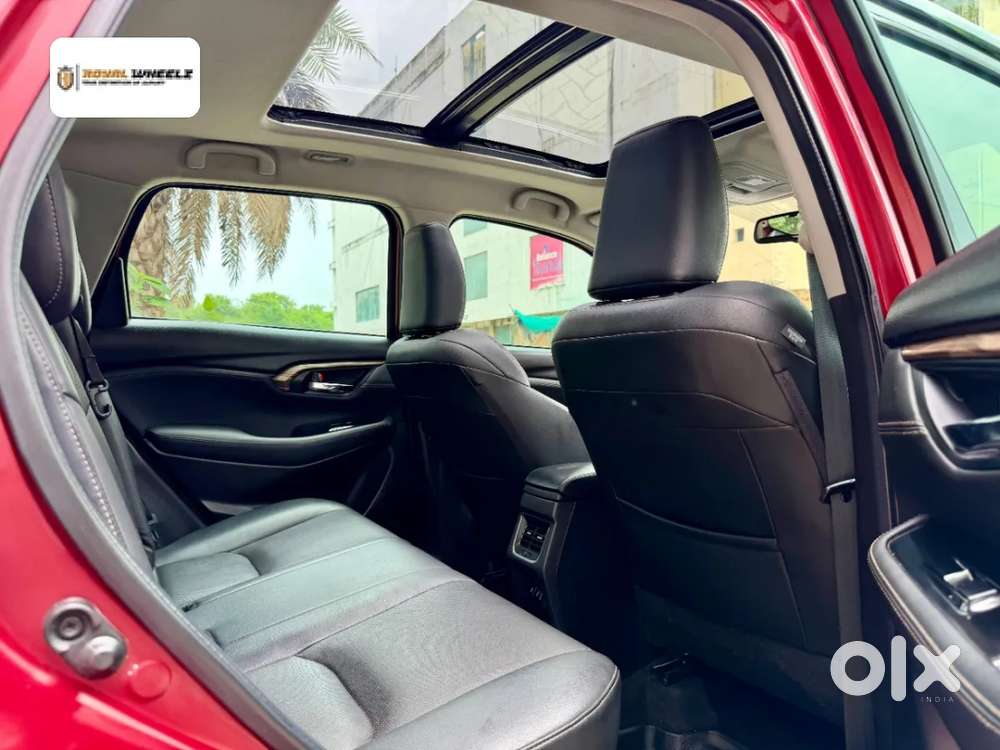 Maruti Suzuki Grand Vitara 1.5 Alpha Plus Dual Tone Intelligent Hybr..
