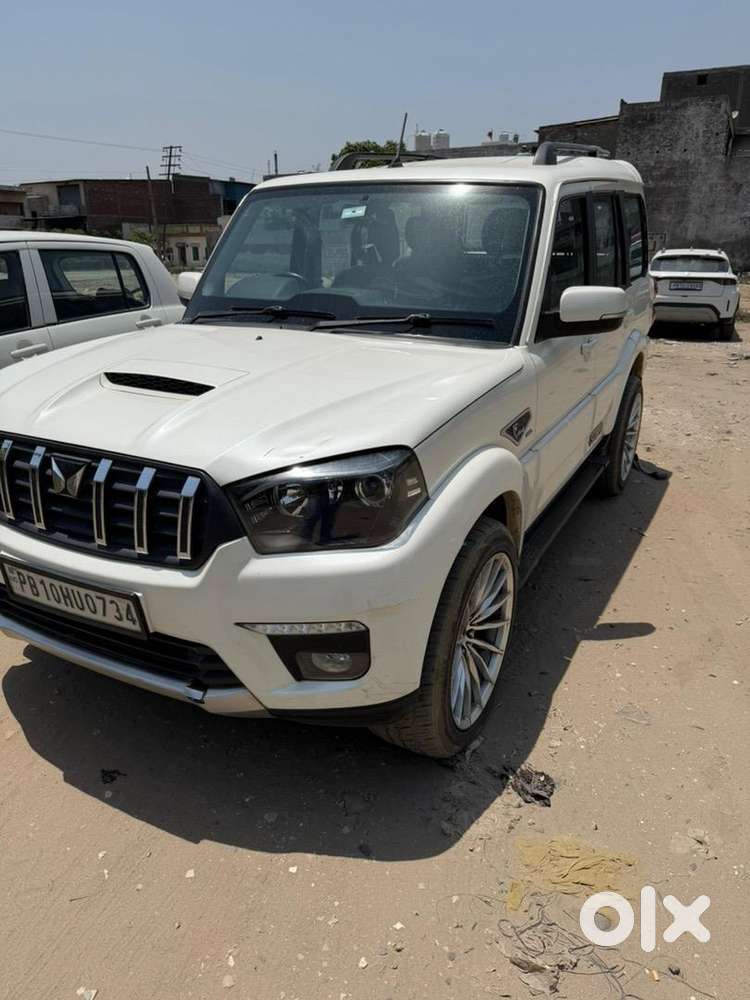 Mahindra Scorpio Classic S9