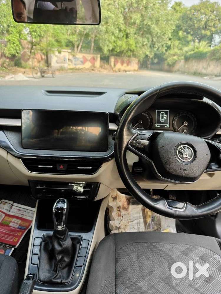 Skoda Slavia 1.0 Ambition Tsi At, 2022, Petrol