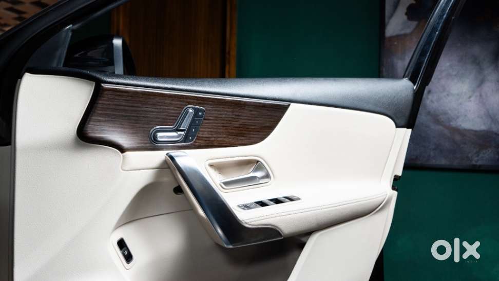 Mercedes-benz A-class Limousine 1.3 A 200, 2023, Petrol