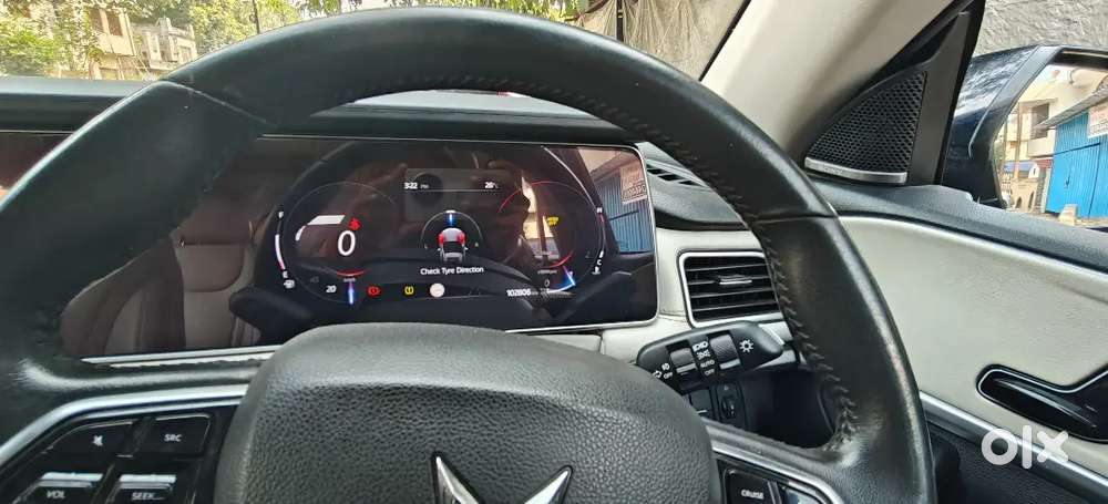 Mahindra Xuv700 2022 Diesel 100000 Km Driven