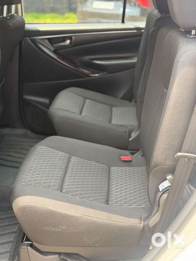 Toyota Innova Crysta 2.4 G Plus Mt 7 Str, 2025, Diesel