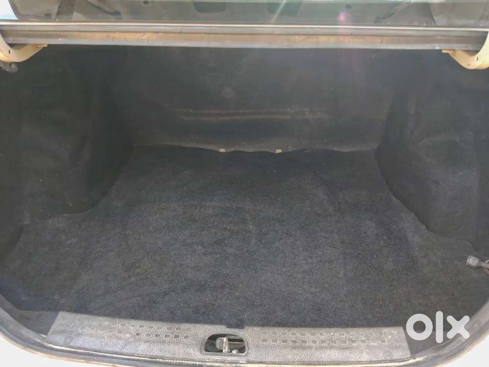 Maruti Suzuki Swift Dzire 2011