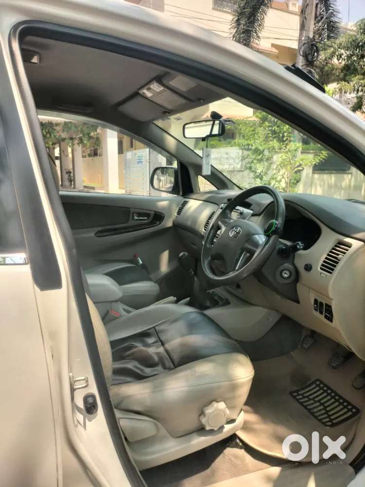 Toyota Innova 2014
