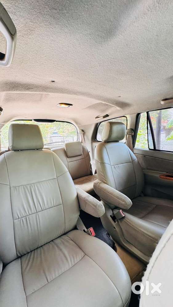 Toyota Innova 2009 Diesel 158000 Km Driven