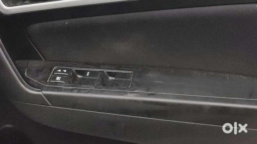 Maruti Suzuki Vitara Brezza 1.5 Zxi At, 2020, Petrol