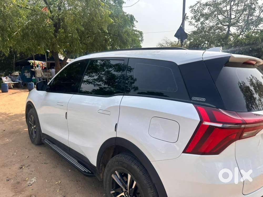 Mahindra Xuv700 2023 Petrol Well Maintained