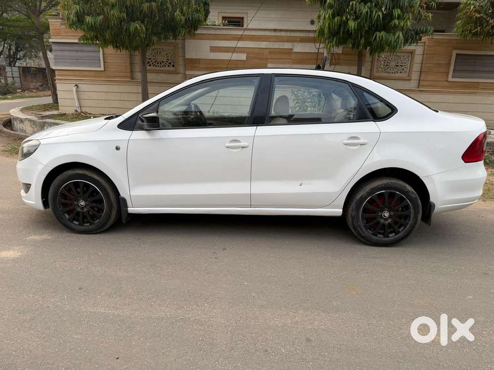 Skoda Rapid Elegance 1.6 Tdi Cr Manual, 2014, Diesel