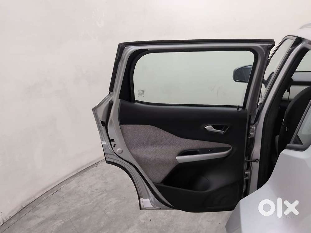 Nissan Magnite Xv Turbo, 2022, Petrol