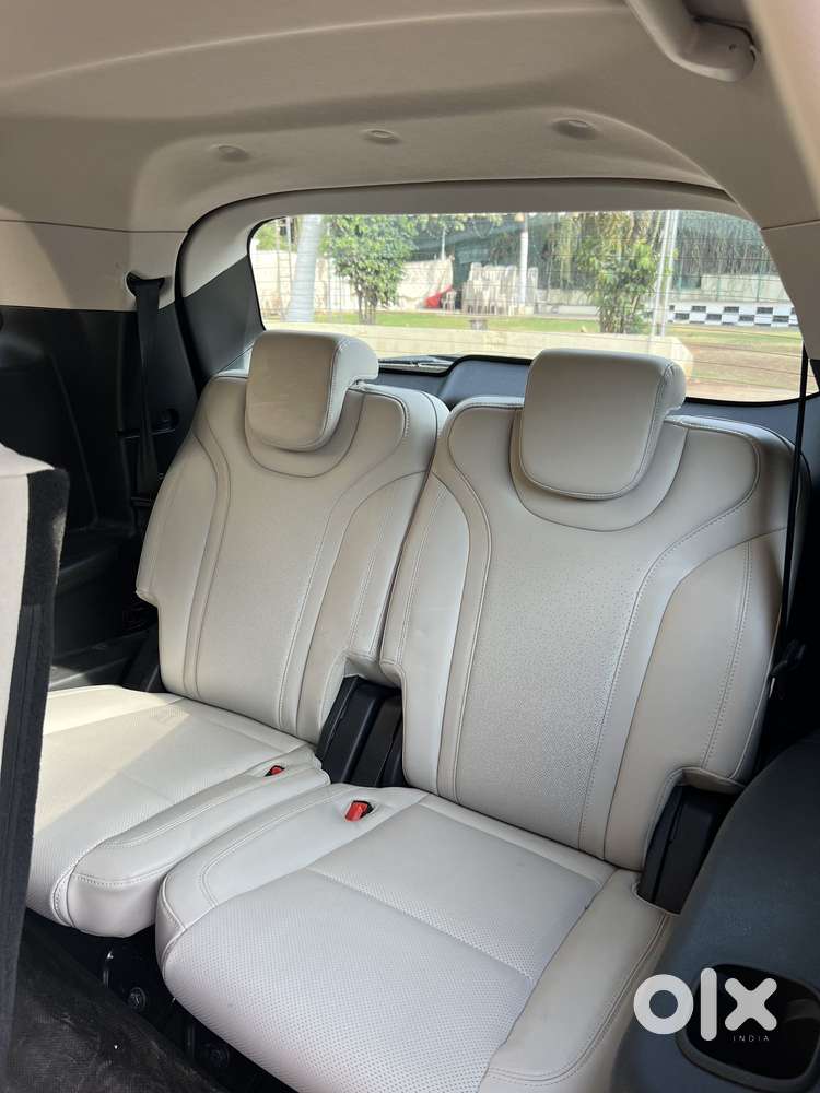 Mahindra Xuv700 2.2 Ax 7 Diesel At Str, 2023, Diesel