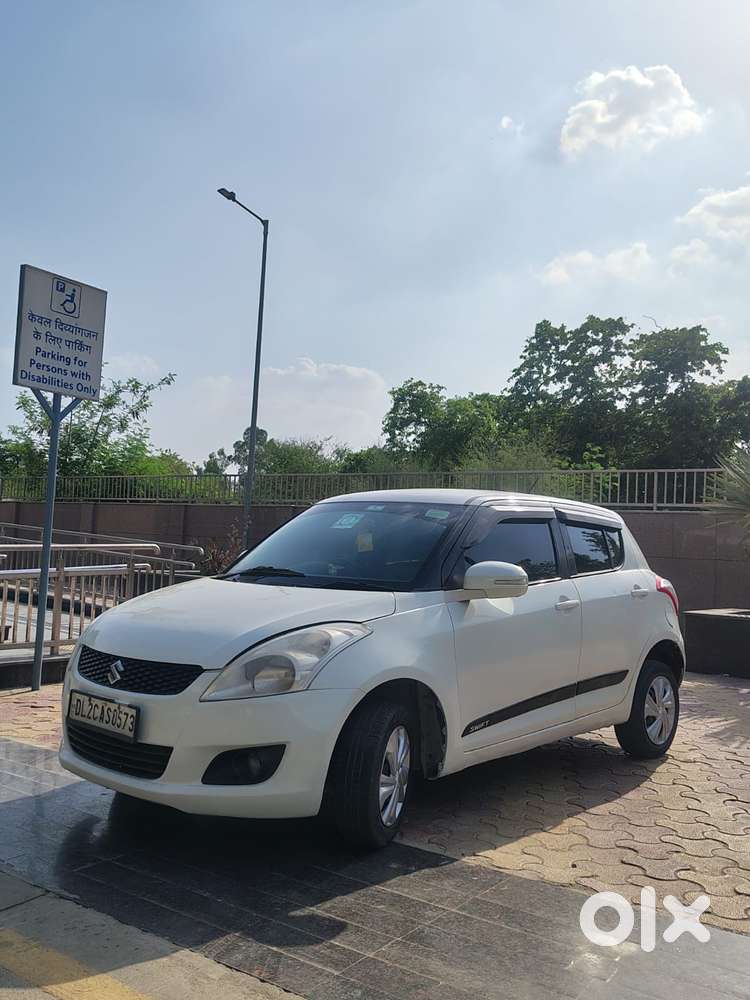 Maruti Suzuki Swift Vxi + Manual, 2013, Cng & Hybrids