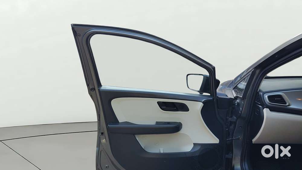 Tata Altroz 1.2 Xt, 2022, Petrol