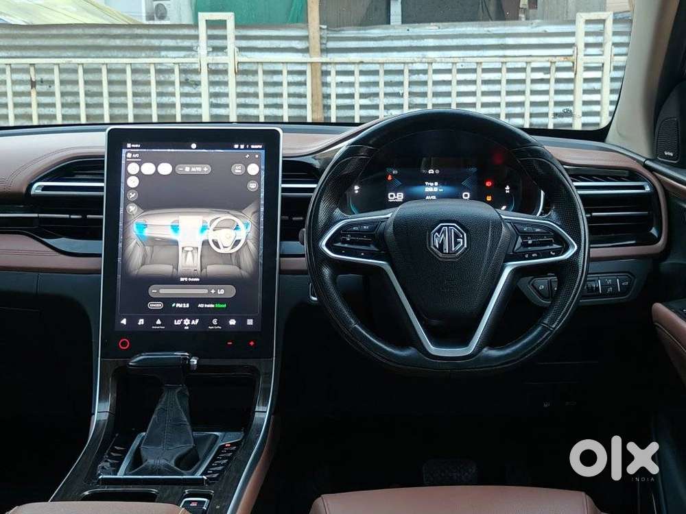 Mg Hector Plus Savvy Pro 1.5 Turbo Petrol Cvt 7 Str Dual Tone, 2023,..
