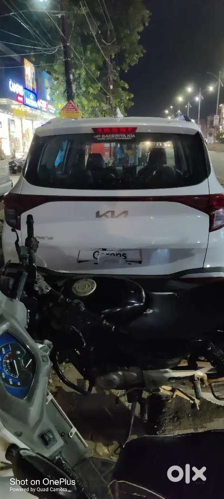 Kia Carens Prestige Petrol 2023
