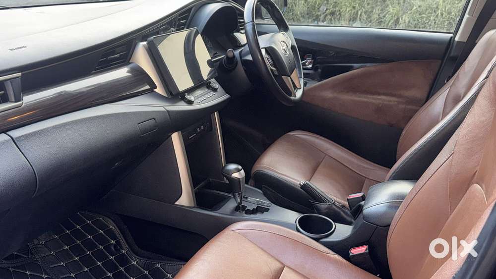 Toyota Innova Crysta 2.8 Zx At 7 Seater, 2017, Diesel