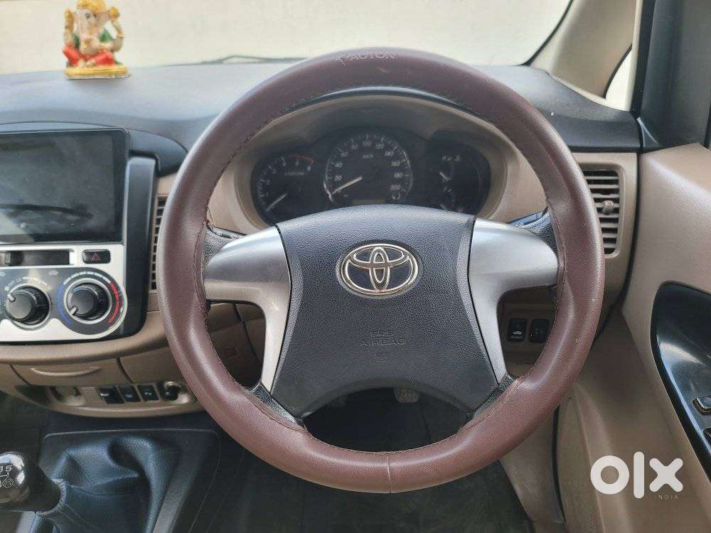 Toyota Innova 2.5 G (diesel) 8 Seater Bs Iv, 2015, Diesel