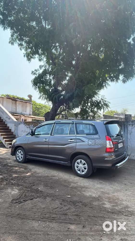 Toyota Innova 2015 Diesel 120000 Km Driven