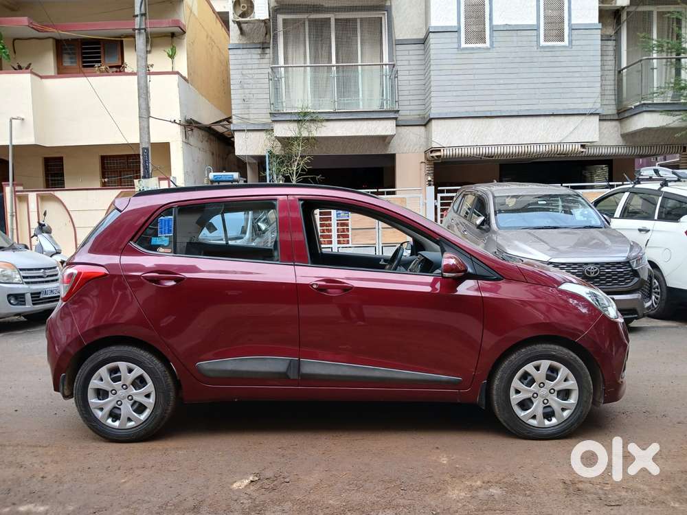Hyundai Grand I10 Sportz, 2015, Petrol