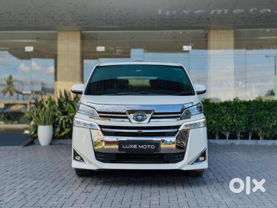 Toyota Vellfire Vip – Executive Lounge, 2022, Petrol