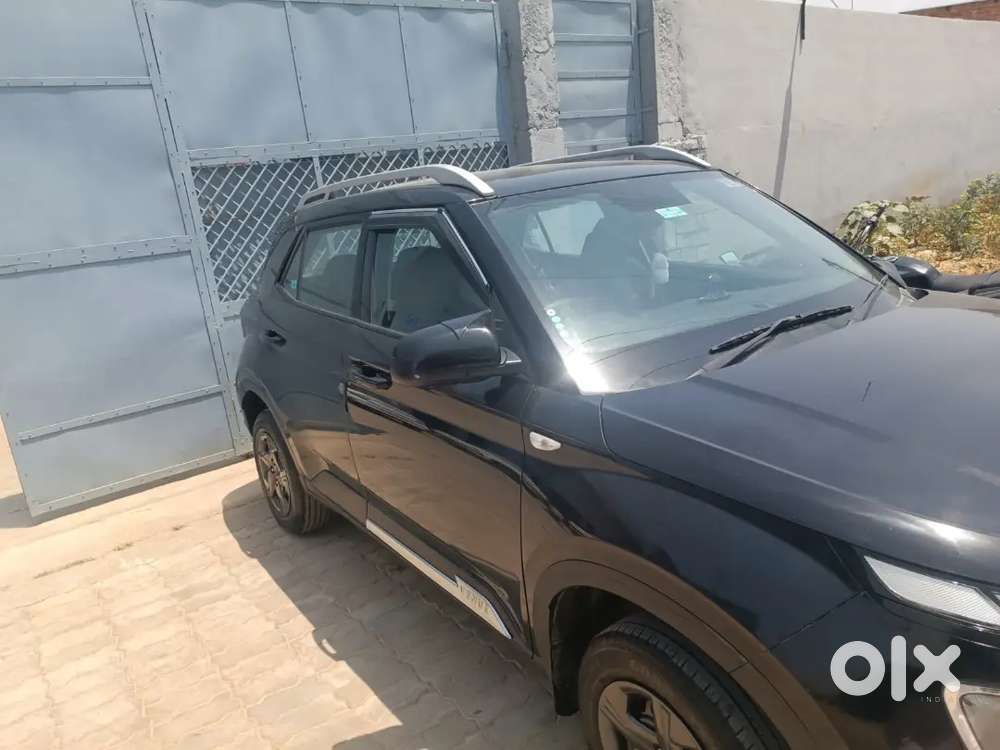 Hyundai Venue 2025 Petrol 13000 Km Driven
